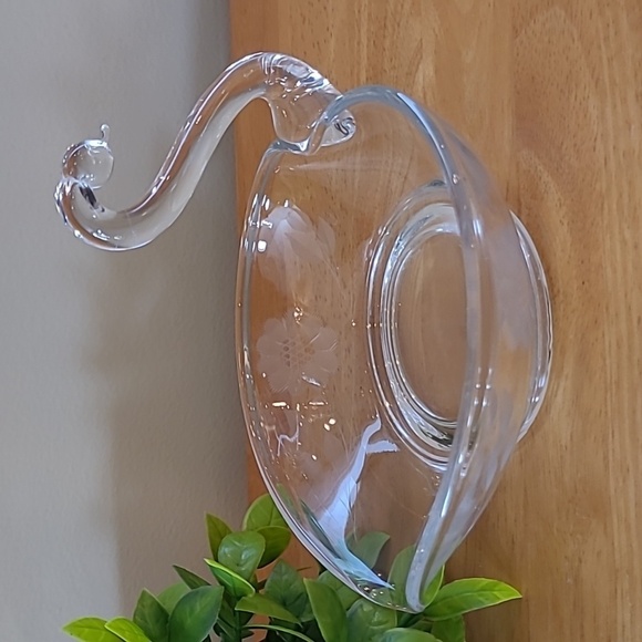 NEW MARTINSVILLE VIKING Vintage Glass Swan Dish With Cornflower Light Cut Detail - Picture 1 of 15